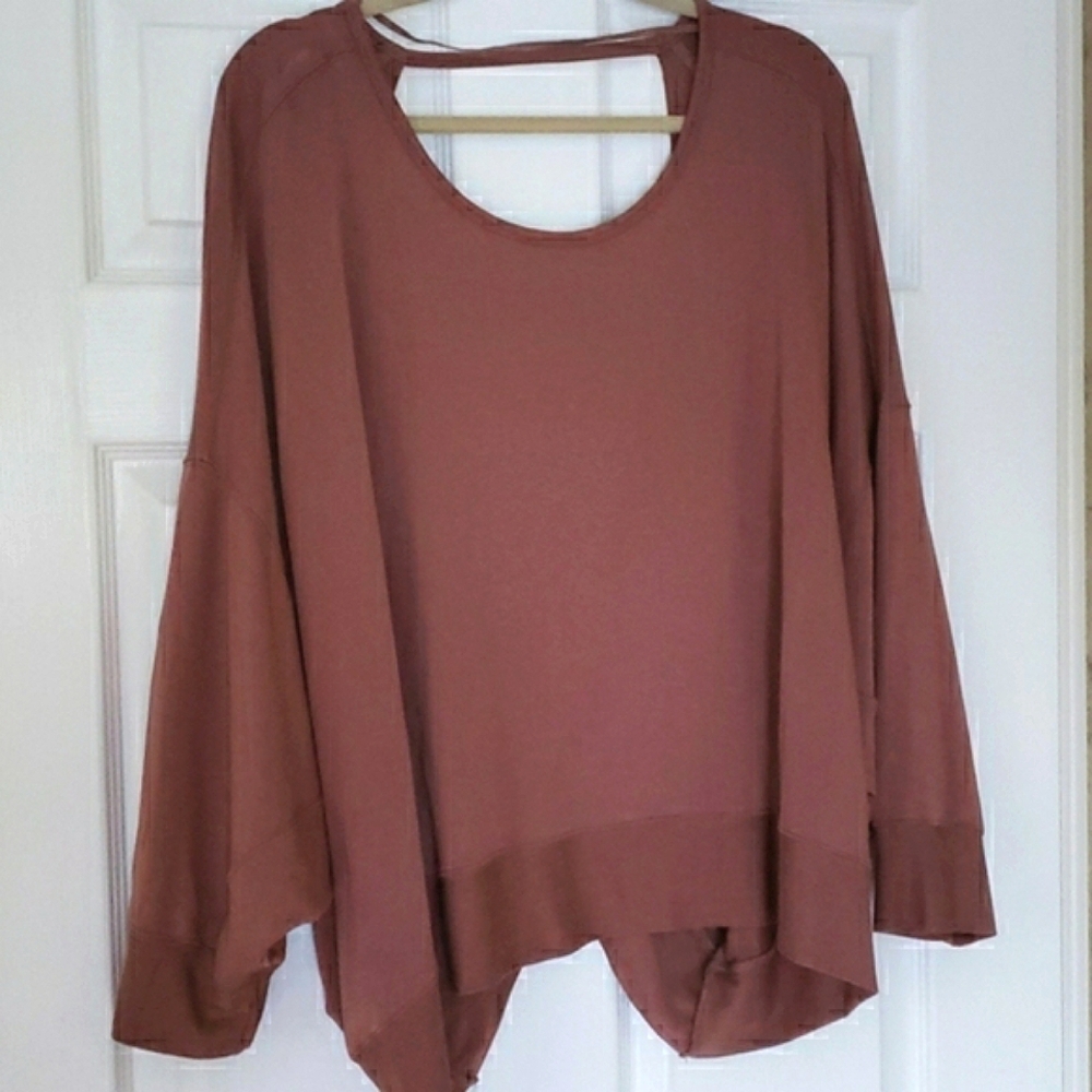 Wishlist Boho Sweatshirt M/L Open V Back & Fabric Overlays At The Bottom New